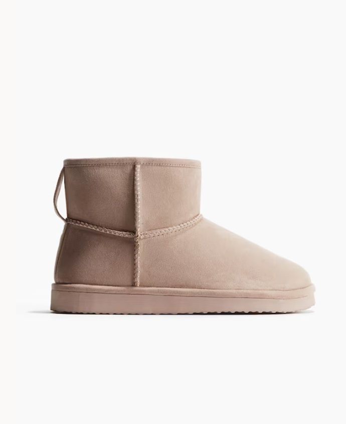 Válenky světle béžové, H&M, 429 Kč
Válenky světle béžové, H&M, 429 Kč