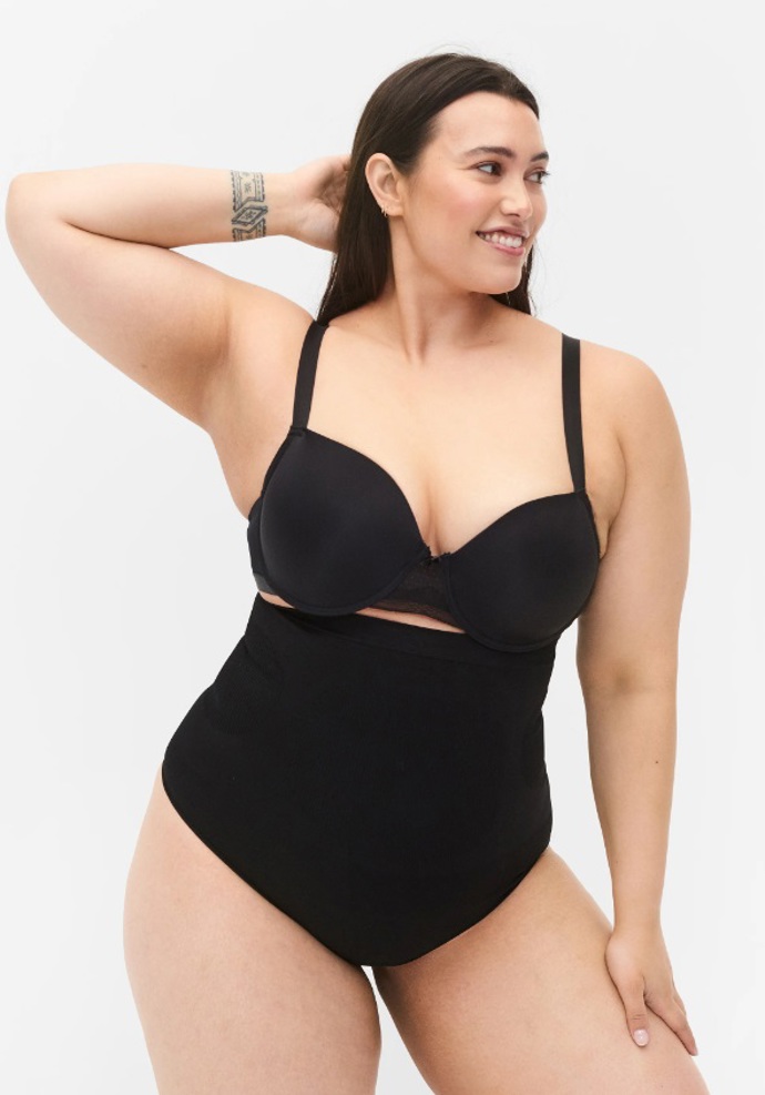 Stahovací tanga, Zizzi, 749 Kč
Stahovací tanga, Zizzi, 749 Kč