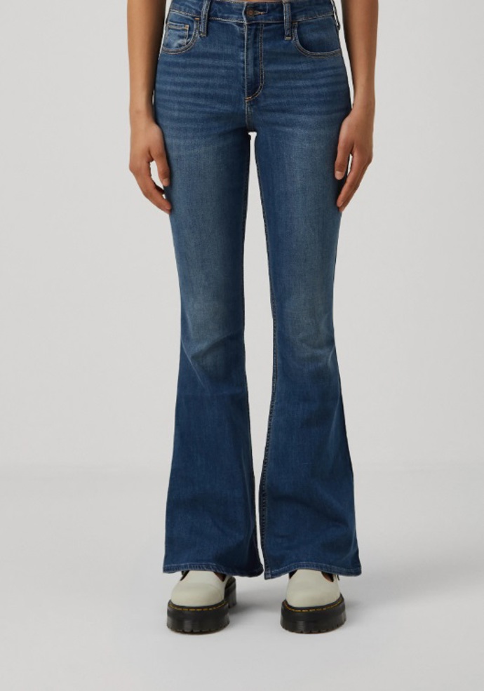 Zvonové džíny, Hollister Co., 767 Kč
Zvonové džíny, Hollister Co., 767 Kč