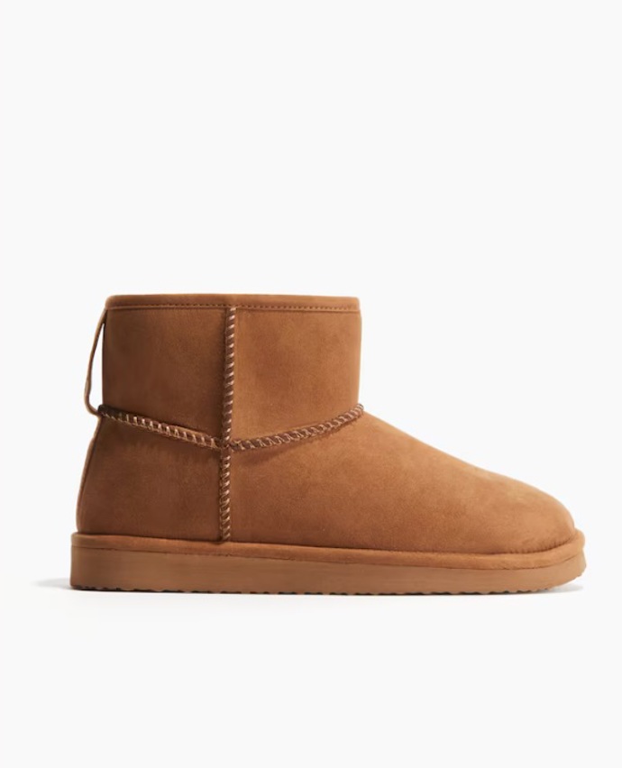 Válenky hnědé, H&M, 429 Kč
Válenky hnědé, H&M, 429 Kč