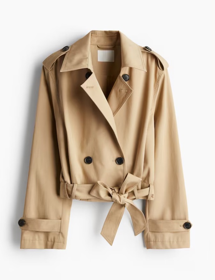 Krátký trenčkot, H&M, 1 069 Kč
