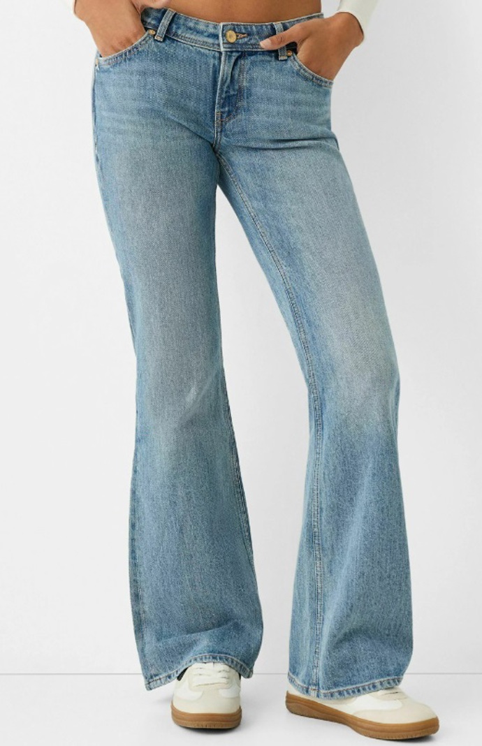 Džíny Bootcut, Bershka, 849 Kč
Džíny Bootcut, Bershka, 849 Kč