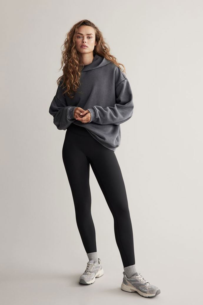Sportovní legíny z materiálu ShapeMove™, H&M, 839 Kč
