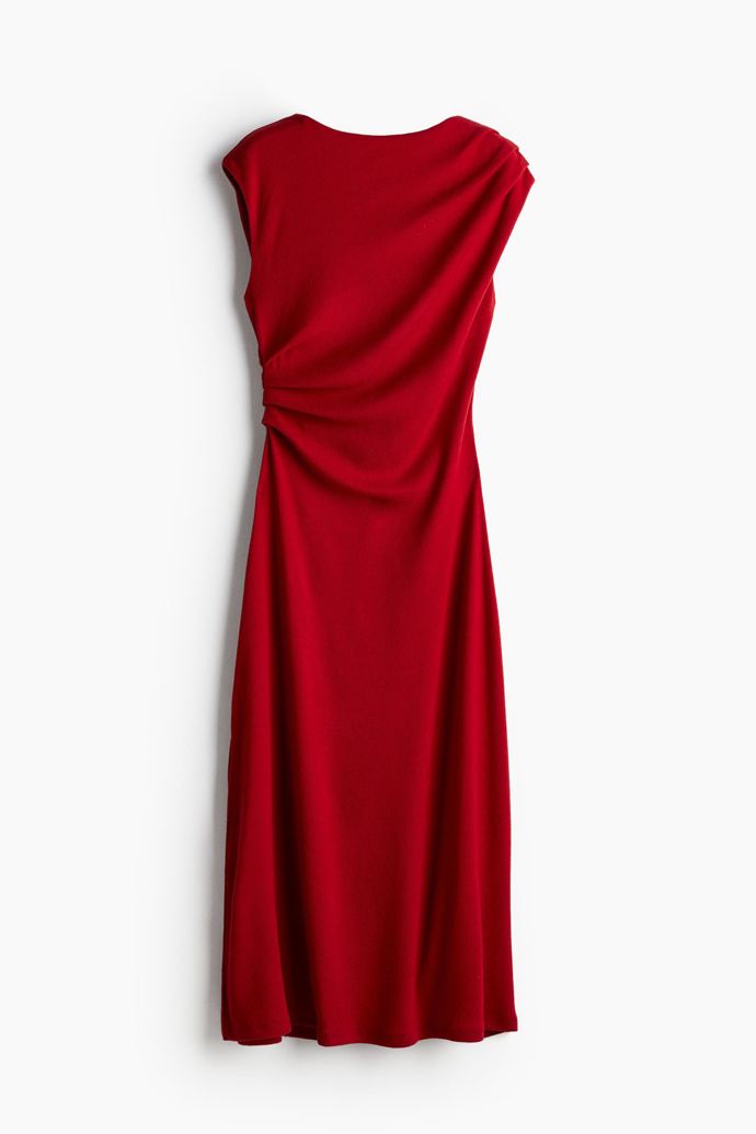 Dlouhé řasené šaty, H&M, 719 Kč
Dlouhé řasené šaty, H&M, 719 Kč