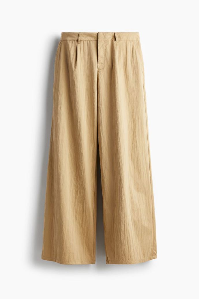 Elegantní krepové kalhoty, H&M, 599 Kč
