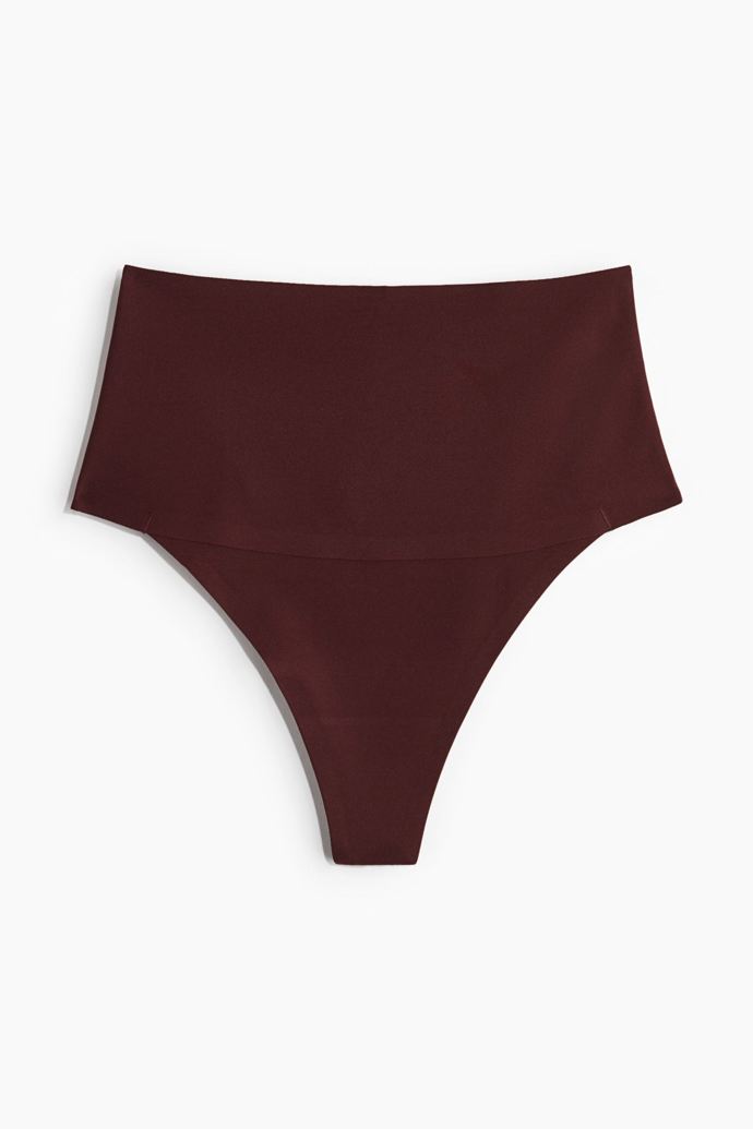 Kalhotky se stahujícím pasem, H&M, 239 Kč
Kalhotky se stahujícím pasem, H&M, 239 Kč