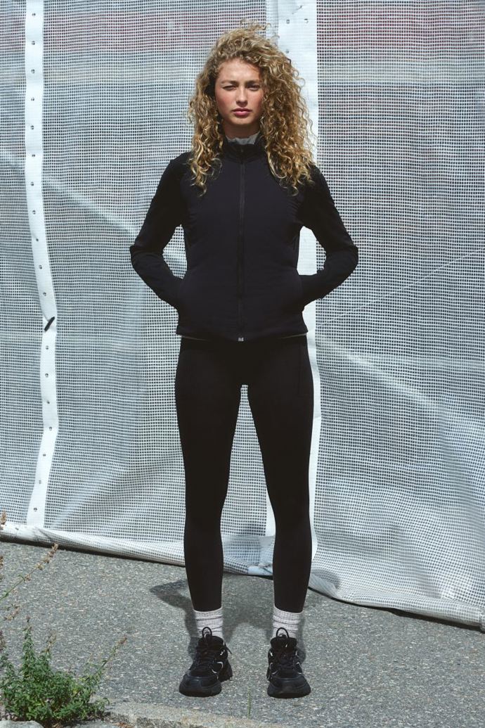 Vatovaná sportovní bunda, H&M, 1 069 Kč
