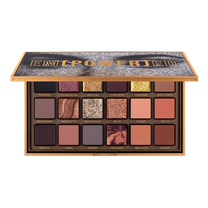 Paletka očních stínů, Huda Beauty, 1890 Kč
Paletka očních stínů, Huda Beauty, 1890 Kč