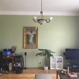 Dlouholetou předplatitelku Marianne Bydlení, stále aktivní středoškolskou profesorku Milenu, odjakživa baví sledovat interiérový design a trendy. S novou podobou obývacího pokoje si ale nevěděla rady. Vyslali jsme k ní designérku Alexandru Dýckovou a podle všeho si obě dámy padly do oka!
