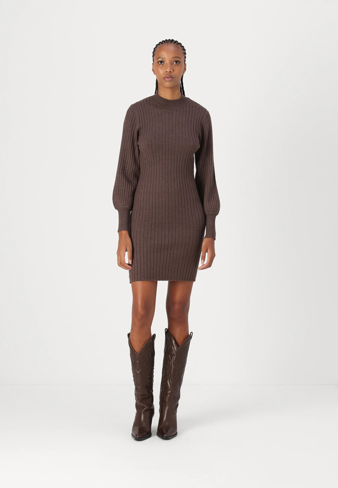 H&M 860 Kč
H&M 860 Kč