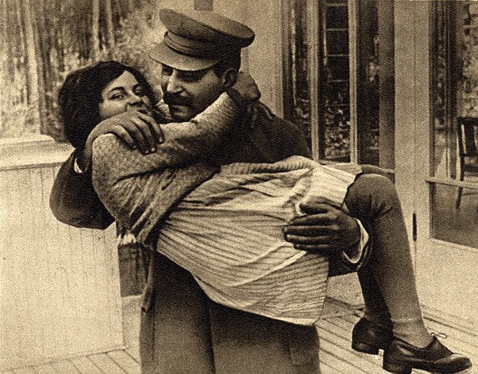 Josef Vissarionovič Stalin s dcerou
