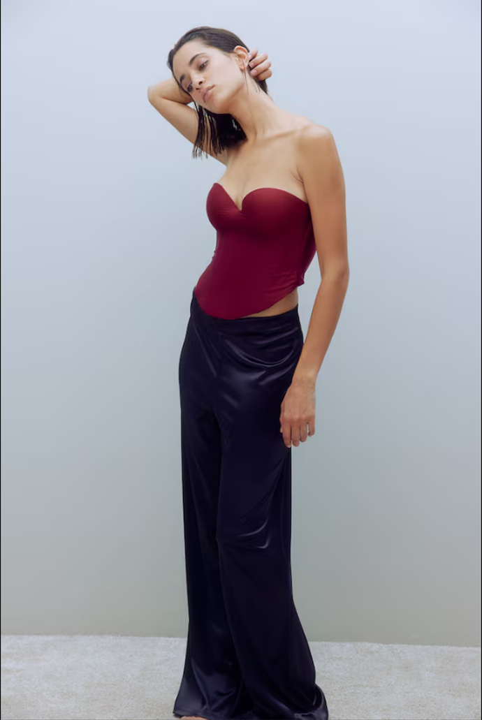 Červený korzet, H&M, 479 Kč
Červený korzet, H&M, 479 Kč