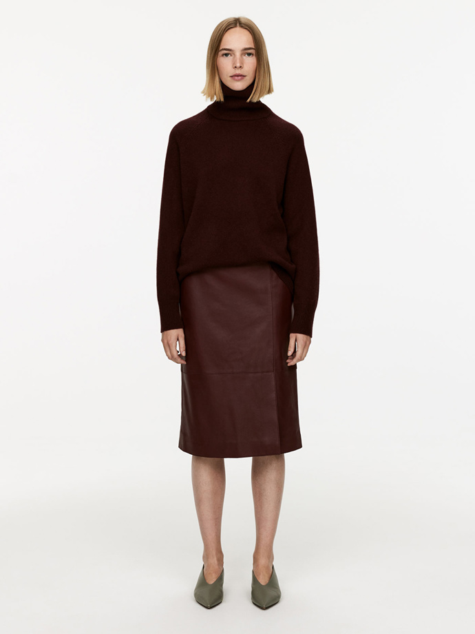 Kožená sukně, Arket, 389 eur
Kožená sukně, Arket, 389 eur