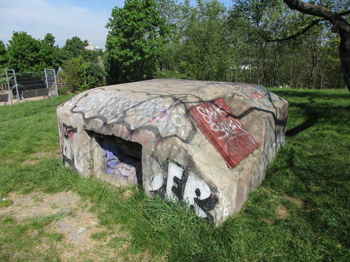 Park Parukářka, větrací šachta na severu

