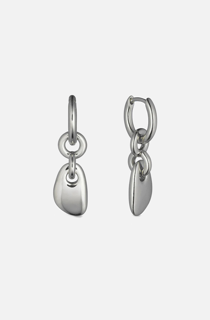Náušnice z kruhů Lapillus Earrings, Otiumberg, 110 gbp

