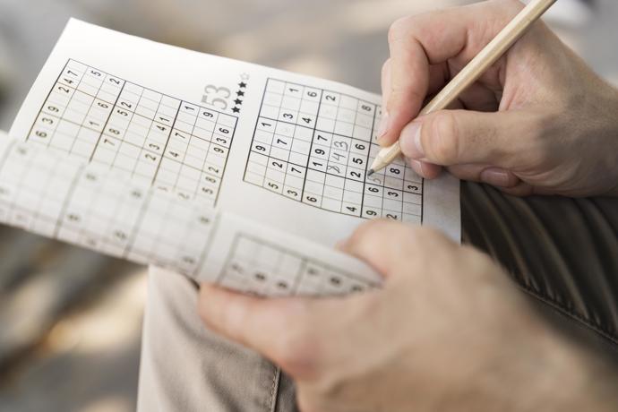 Pravidelné luštění nebo sudoku zlepšuje paměť.
