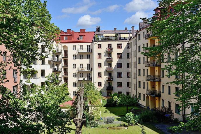 Tento nádherný byt najdeme v domě postaveném už v roce 1928. Na pouhých 35,5 m² je vše potřebné pro pohodlný městský život. Představujeme dokonalý domov pro milovníky minimalismu i ty, kteří potřebují mít kolem sebe hezky.
Tento nádherný byt najdeme v domě postaveném už v roce 1928. Na pouhých 35,5 m² je vše potřebné pro pohodlný městský život. Představujeme dokonalý domov pro milovníky minimalismu i ty, kteří potřebují mít kolem sebe hezky.