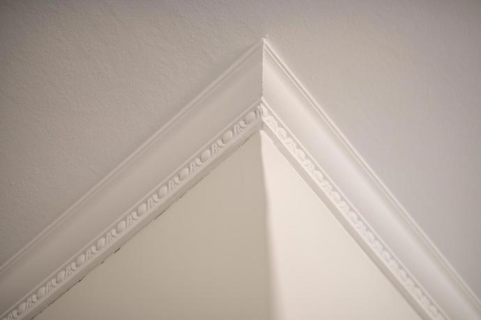 Tento nádherný byt najdeme v domě postaveném už v roce 1928. Na pouhých 35,5 m² je vše potřebné pro pohodlný městský život. Představujeme dokonalý domov pro milovníky minimalismu i ty, kteří potřebují mít kolem sebe hezky.
Tento nádherný byt najdeme v domě postaveném už v roce 1928. Na pouhých 35,5 m² je vše potřebné pro pohodlný městský život. Představujeme dokonalý domov pro milovníky minimalismu i ty, kteří potřebují mít kolem sebe hezky.