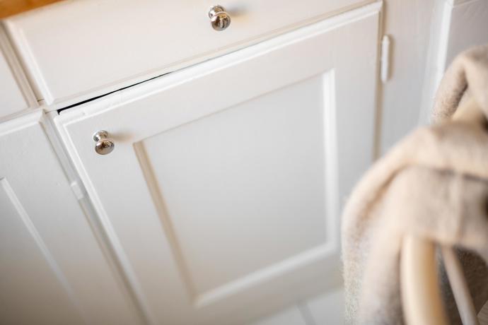 Tento nádherný byt najdeme v domě postaveném už v roce 1928. Na pouhých 35,5 m² je vše potřebné pro pohodlný městský život. Představujeme dokonalý domov pro milovníky minimalismu i ty, kteří potřebují mít kolem sebe hezky.
Tento nádherný byt najdeme v domě postaveném už v roce 1928. Na pouhých 35,5 m² je vše potřebné pro pohodlný městský život. Představujeme dokonalý domov pro milovníky minimalismu i ty, kteří potřebují mít kolem sebe hezky.