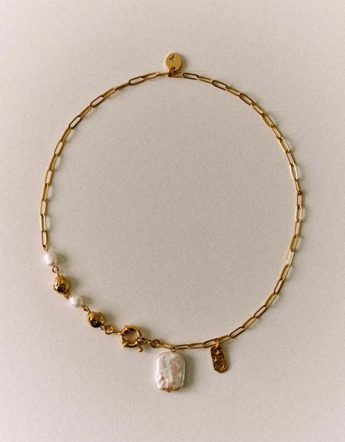 Náhrdelník Choya Pearl (pozlacená mosaz), Sessùn, 2499 Kč
Náhrdelník Choya Pearl (pozlacená mosaz), Sessùn, 2499 Kč