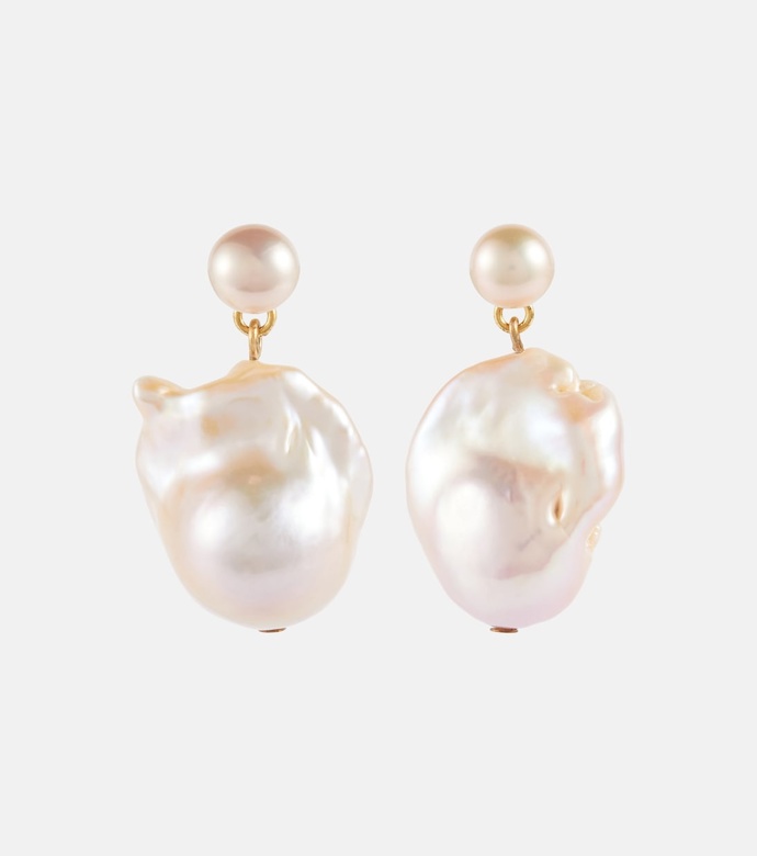 Náušnice Maia faux pearl earrings, Jennifer Behr, 395 eur
Náušnice Maia faux pearl earrings, Jennifer Behr, 395 eur