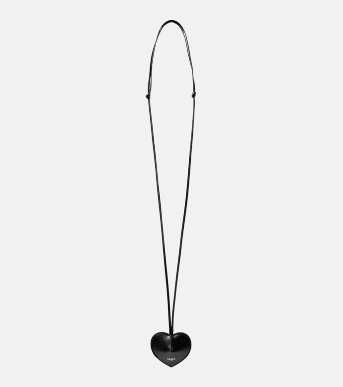 Ozdoba na kabelku / na krk Le Coeur leather bag charm, Alaïa, 350 eur
Ozdoba na kabelku / na krk Le Coeur leather bag charm, Alaïa, 350 eur