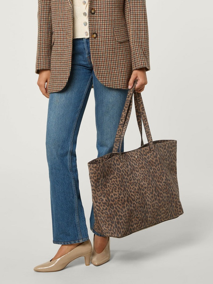 Rouje, 350 eur
Rouje, 350 eur
