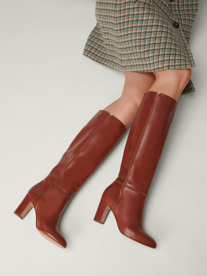 Rouje, 395 eur
Rouje, 395 eur