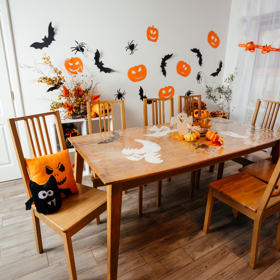 Strašidelné dekorace vytvoří perfektní halloweenskou atmosféru.