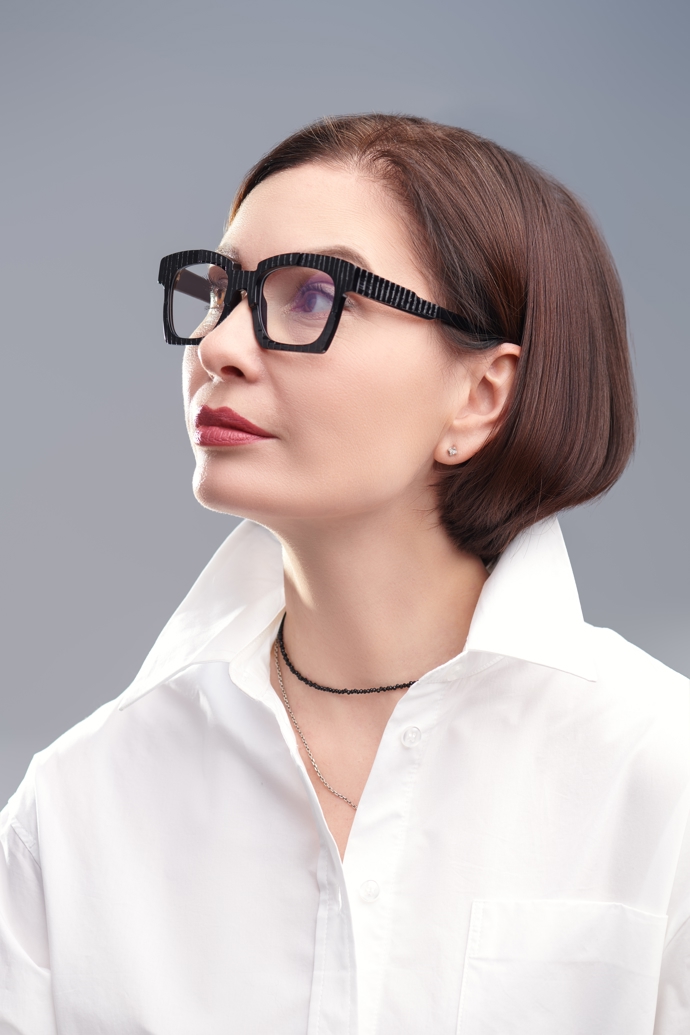 Krátké hladké mikádo je elegantní.
Krátké hladké mikádo je elegantní.