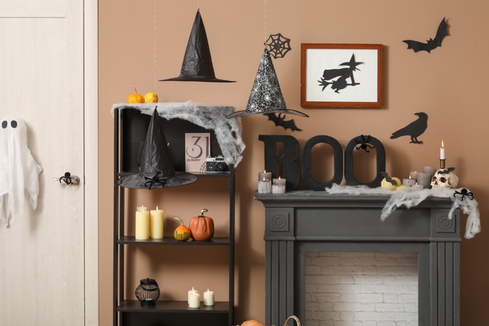 Strašidelné dekorace vytvoří perfektní halloweenskou atmosféru.