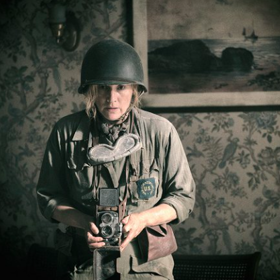 Kate Winslet jako Lee Miller ve filmu Fotografka v první linii

