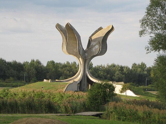 Chorvatský koncentrační tábor Jasenovac, přezdívaná také balkánská Osvětim
Chorvatský koncentrační tábor Jasenovac, přezdívaná také balkánská Osvětim