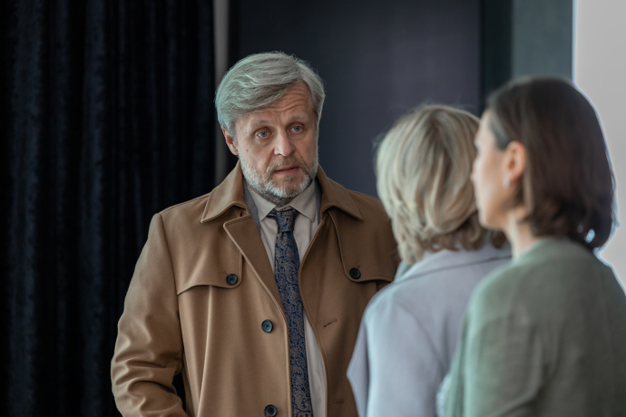 Nekonečný seriál Ulice sleduje dramatické osudy několika rodin žijících v sousedství
