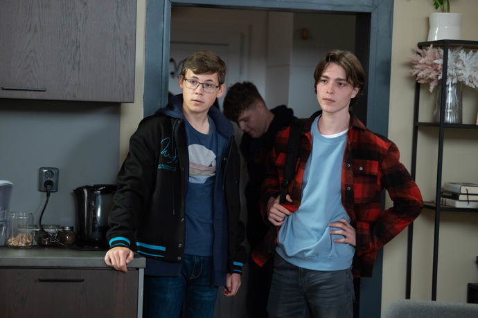 Nekonečný seriál Ulice sleduje dramatické osudy několika rodin žijících v sousedství

