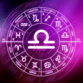 Váhy, kterým vládne Venuše, planeta lásky a krásy, jsou přirozeně nadané v umění okouzlit každého, kdo se ocitne v jejich blízkosti.
