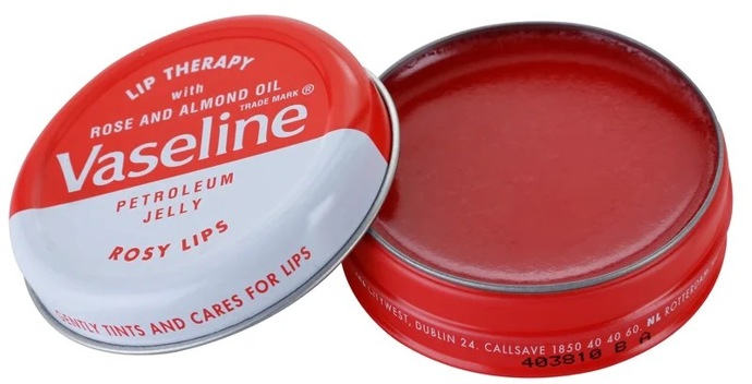 Balzám na rty, Vaseline, 40 Kč
Balzám na rty, Vaseline, 40 Kč