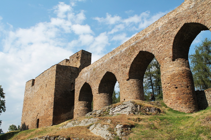 Nedaleký hrad Velhartice v západních Čechách je turisticky lákavou dominantou města
Nedaleký hrad Velhartice v západních Čechách je turisticky lákavou dominantou města
