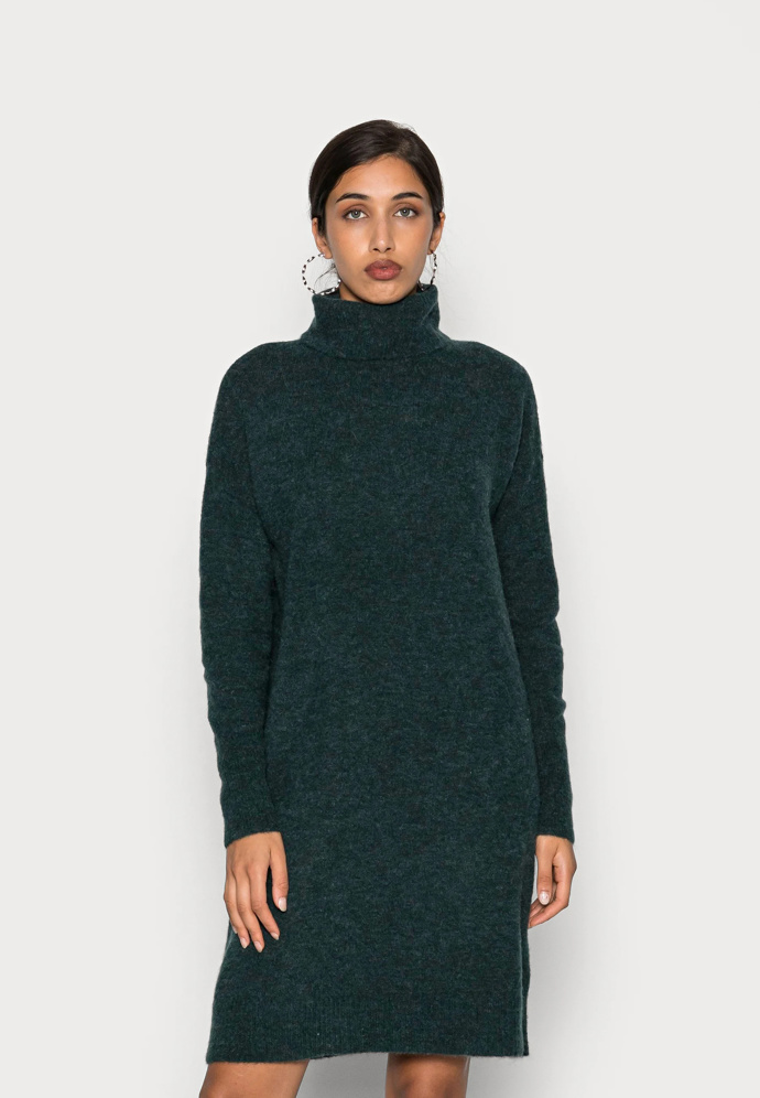 Vero Moda 702 Kč
Vero Moda 702 Kč