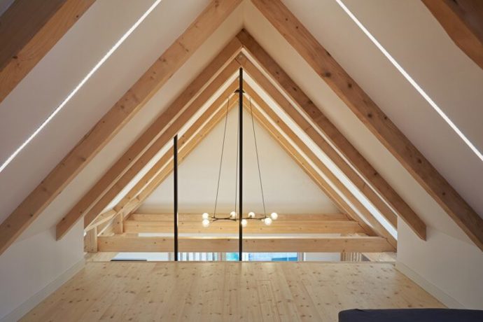 Světlé barvy a minimalistický design vládnou celým domem.
Světlé barvy a minimalistický design vládnou celým domem.