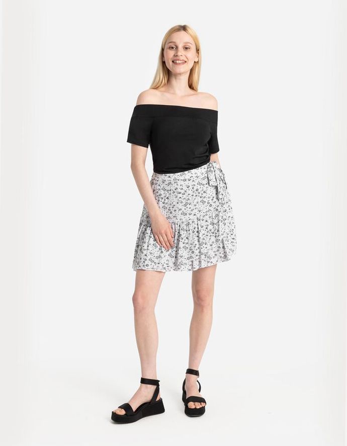 Sukně se šortkami, Takko Fashion, 369 Kč
Sukně se šortkami, Takko Fashion, 369 Kč
