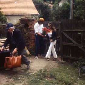 Krásná erotická masérka Irenka učarovala nejen Bohušovi, ale i českému národu. Bohužel pro Šárku Vojtkovou, lidé jí na ulici poznávali a nechápali, že se jednalo jen o roli. Mysleli si, že je i ve skutečnosti taková, jako ve filmu.
