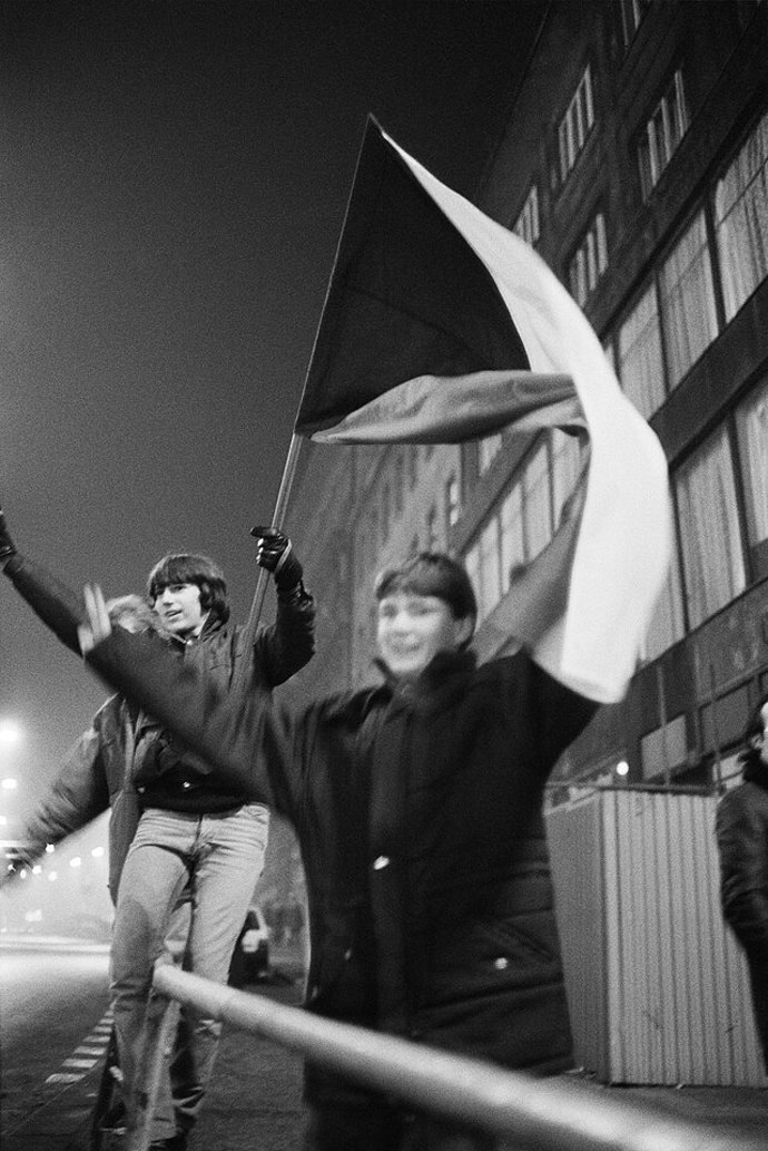 Záběry ze sametové revoluce, která vrcholila 17. listopadu 1989
