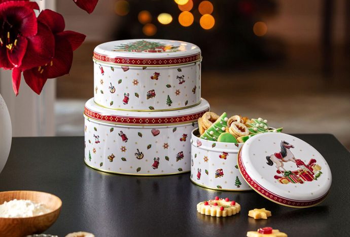 Winter Collage Accessoires sada kovových dóz na cukroví, Villeroy & Boch, 695 Kč
Winter Collage Accessoires sada kovových dóz na cukroví, Villeroy & Boch, 695 Kč