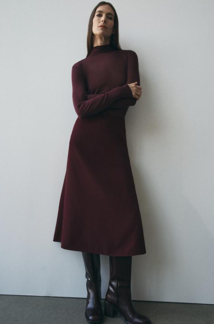 Vínová sukně, Zara, 999 Kč
Vínová sukně, Zara, 999 Kč