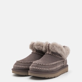 Kotníková obuv Classic ultra mini alpine, Ugg, 4590 Kč
