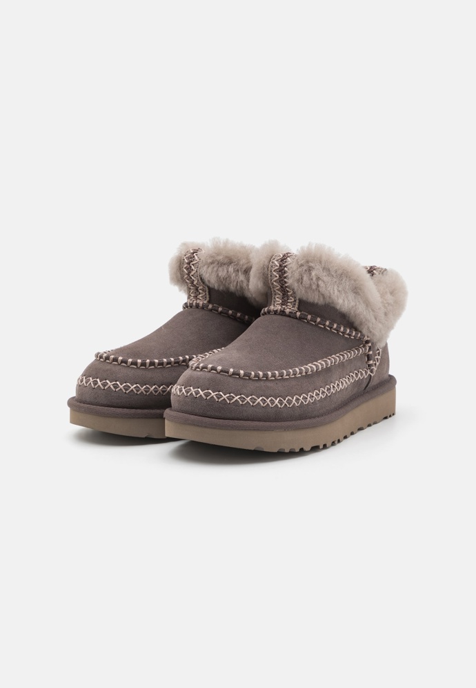 Kotníková obuv Classic ultra mini alpine, Ugg, 4590 Kč

