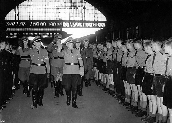 Organizace Hitlerjugend vychovávala mladé nacisty
