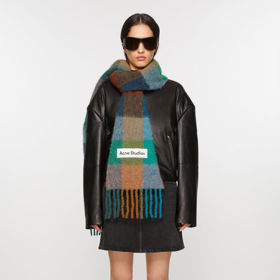 Acne Studios 6720 Kč
