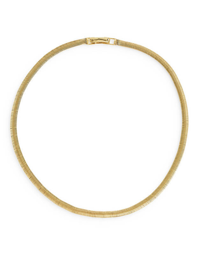 Pozlacený náhrdelník Gold-Plated Snake-Chain Necklace, Arket, 49 eur
